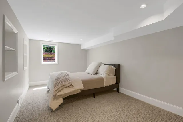 $8,600 | 3465 Deephaven Avenue, Deephaven, MN 55391