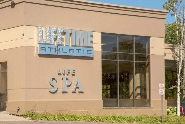 $8,600 | 3465 Deephaven Avenue, Deephaven, MN 55391