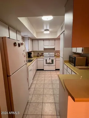 $3,200 | 25246 South Glenburn Drive, Sun Lakes, AZ 85248