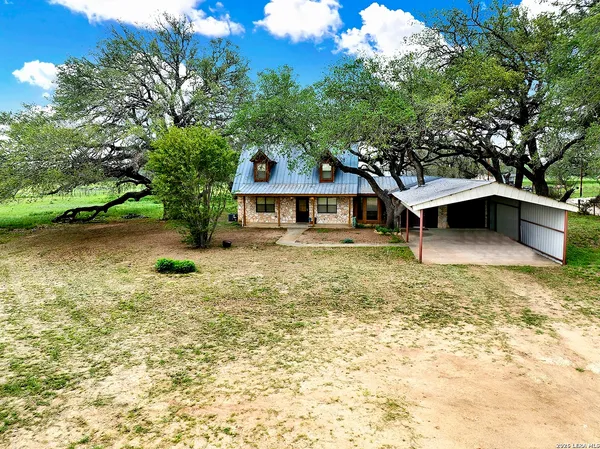 $575,000 | 360 Horton Road, Poteet, TX 78065