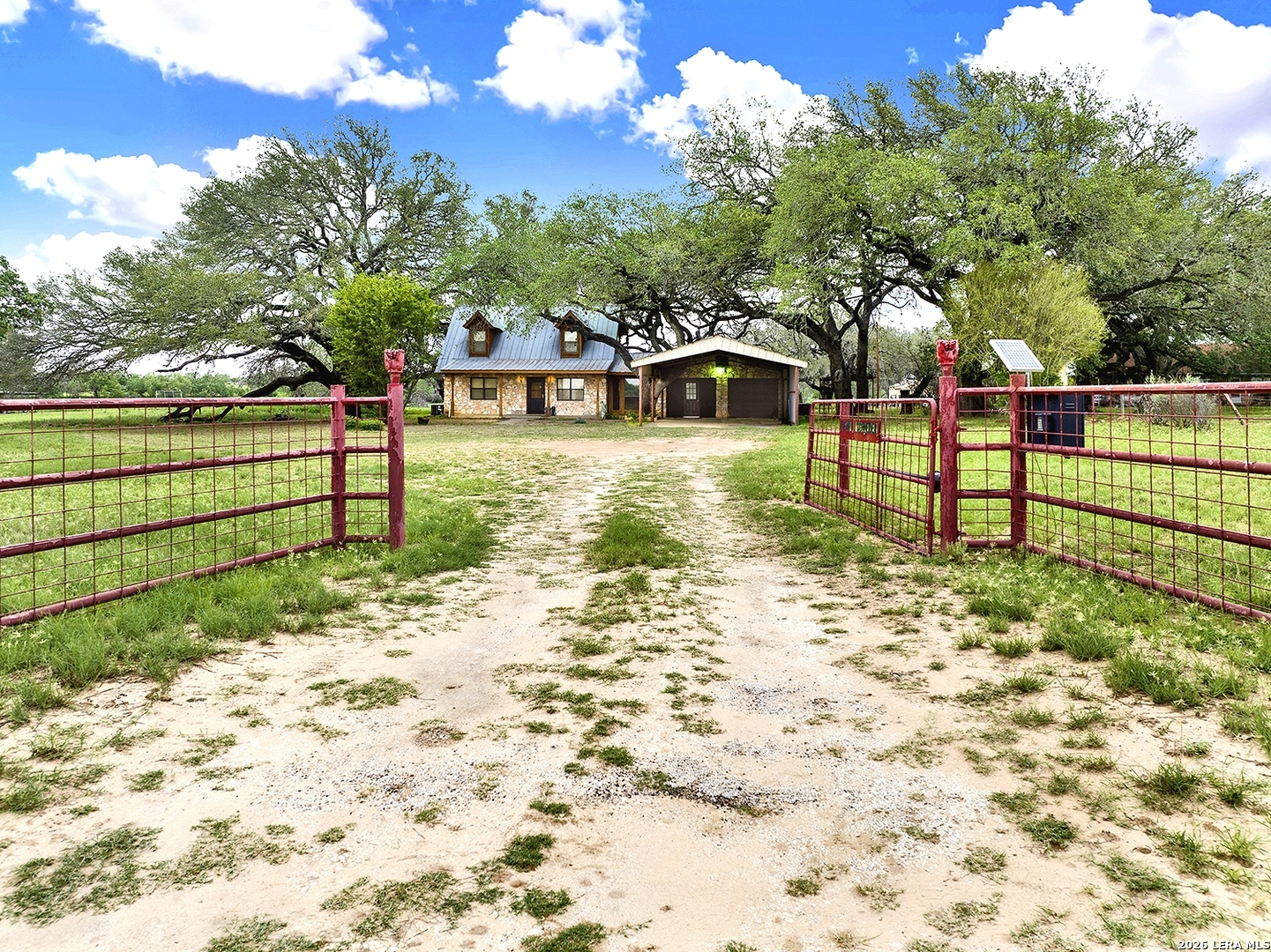 360 Horton Road Poteet, TX 78065 - Photo 12 of 50