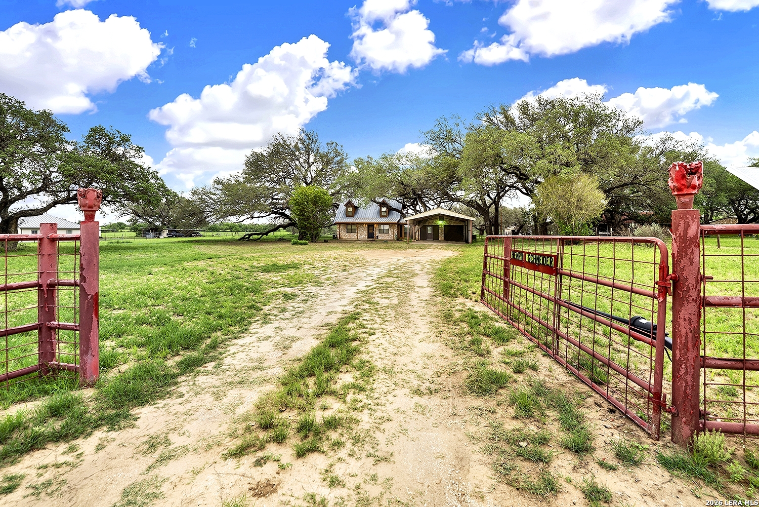 360 Horton Road Poteet, TX 78065 - Photo 13 of 50