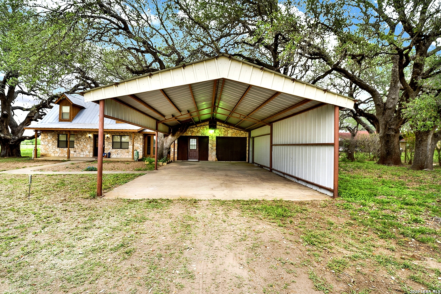 360 Horton Road Poteet, TX 78065 - Photo 14 of 50
