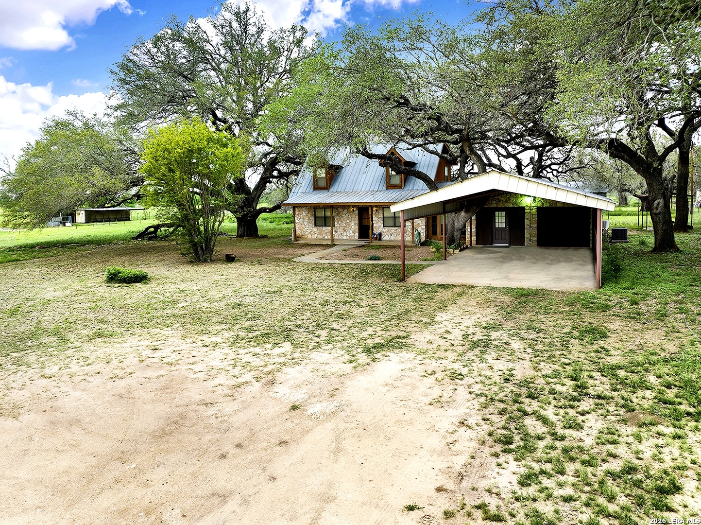 360 Horton Road Poteet, TX 78065 - Photo 10 of 50