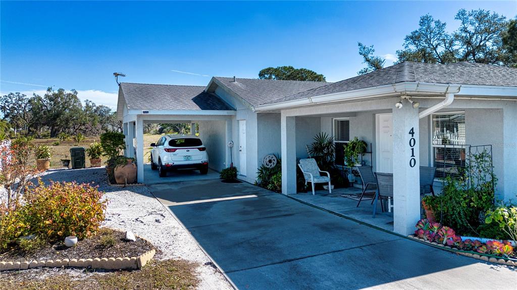4010 North Lockwood Ridge Road Sarasota, FL 34235 - Photo 2 of 64