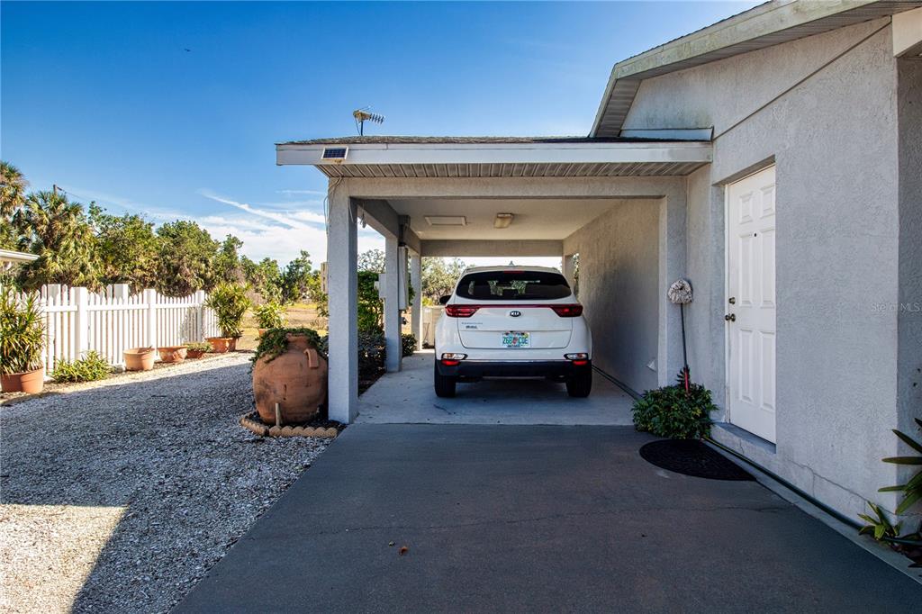 4010 North Lockwood Ridge Road Sarasota, FL 34235 - Photo 6 of 64