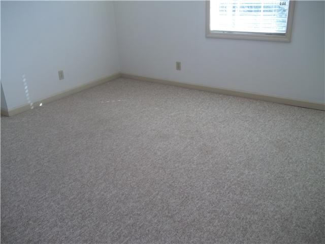 809 Hillside Drive Springfield, TN 37172 - Photo 11 of 16 an empty room with a window
