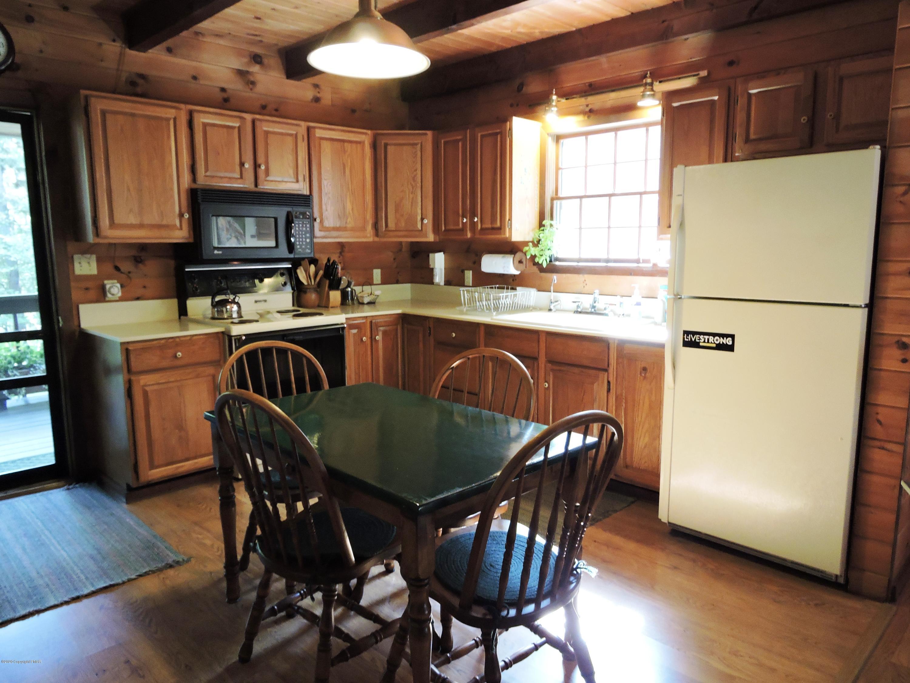 5541 Birch Road Canadensis, PA 18325 - Photo 16 of 50 Solid Oak Cupboards