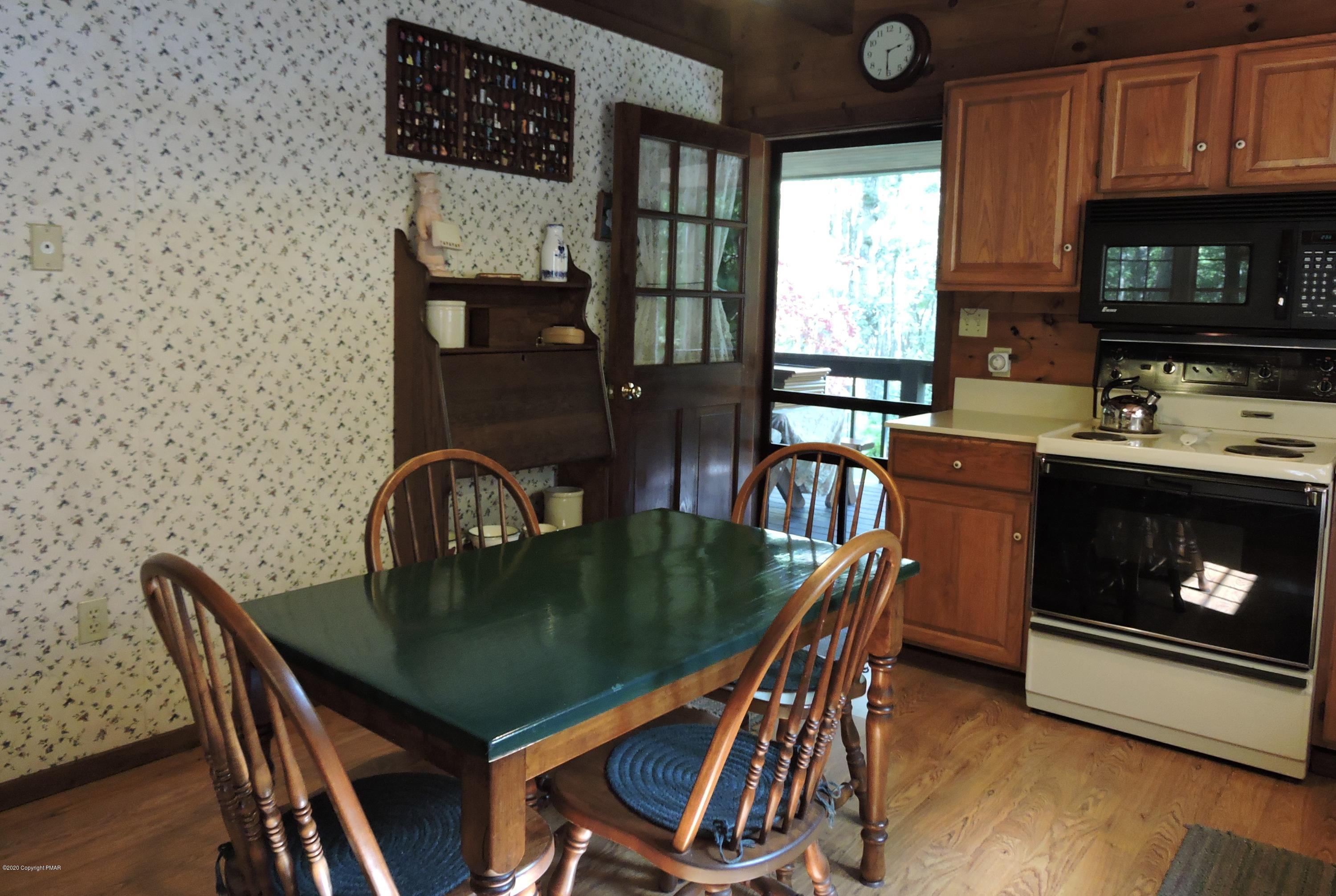 5541 Birch Road Canadensis, PA 18325 - Photo 17 of 50 Pergo Flooring