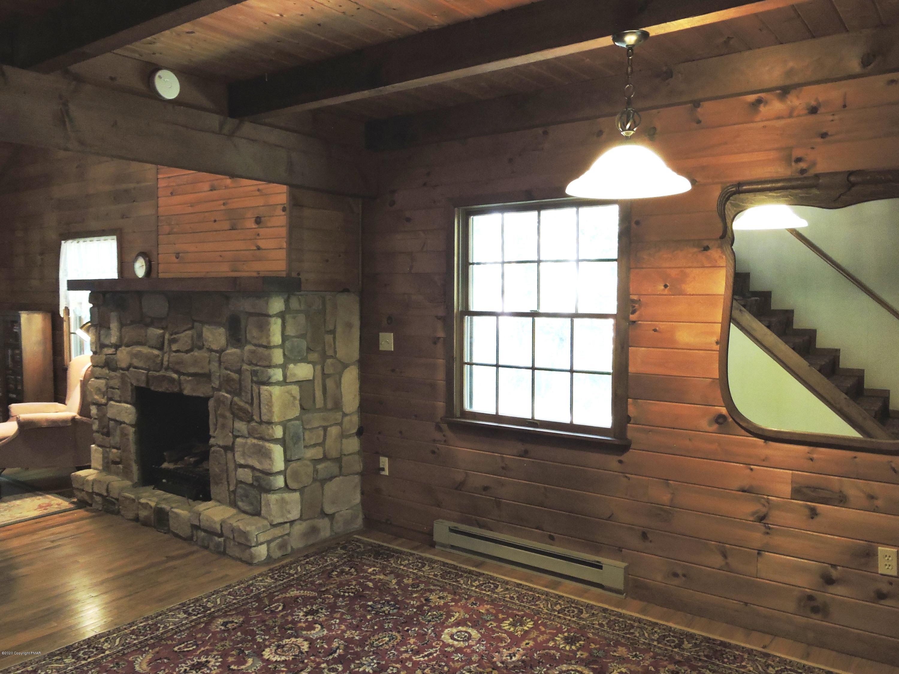 5541 Birch Road Canadensis, PA 18325 - Photo 22 of 50 10 x 12 Space for den or office area