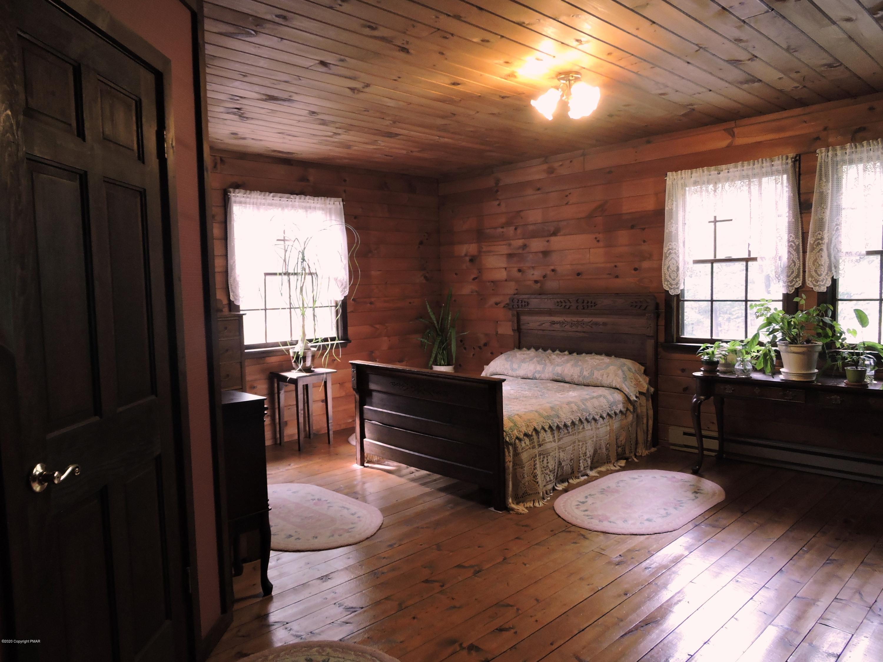 5541 Birch Road Canadensis, PA 18325 - Photo 28 of 50 Master Bedroom Suite