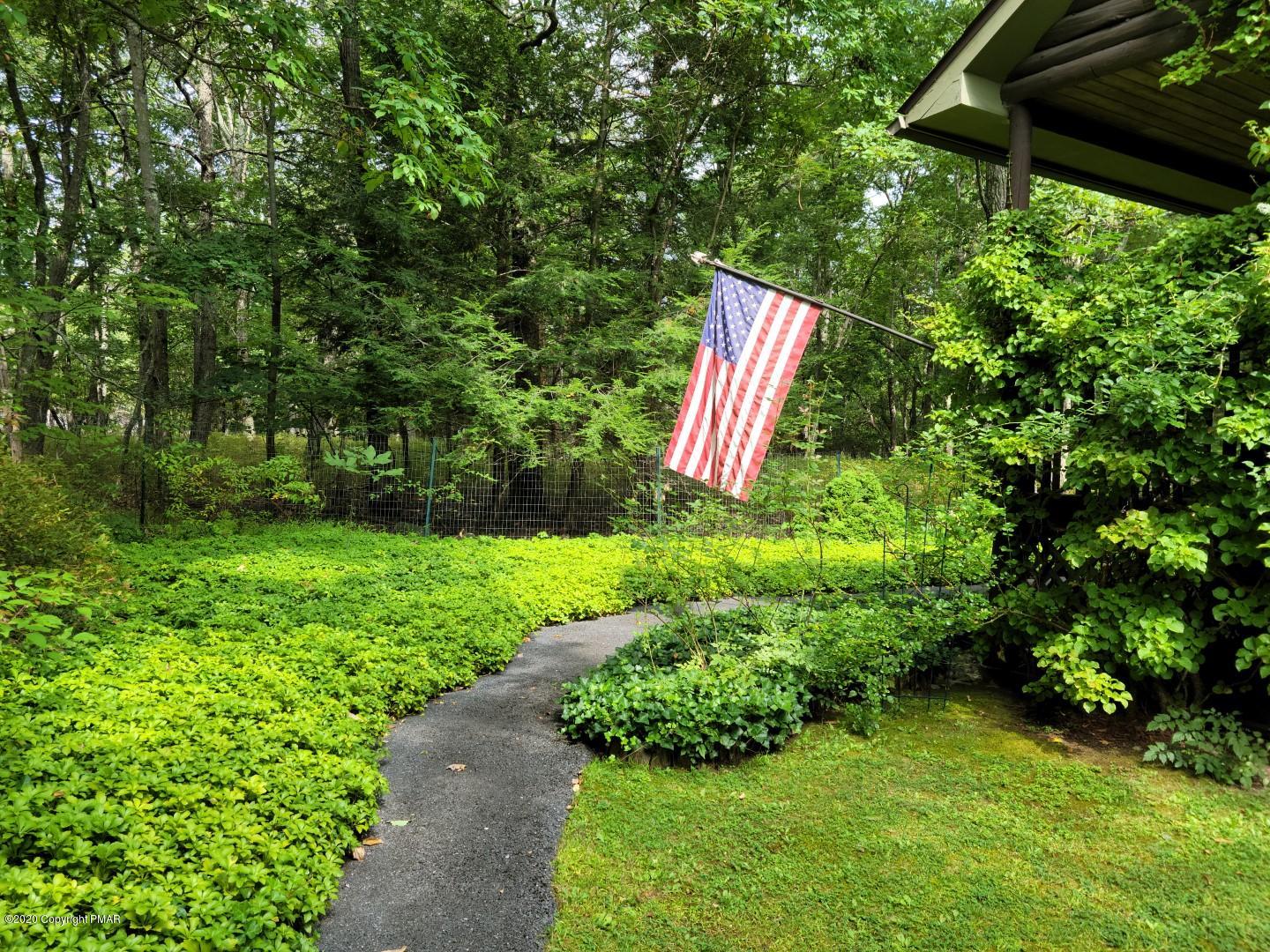 5541 Birch Road Canadensis, PA 18325 - Photo 35 of 50 Walking Path to Front Covered Porch