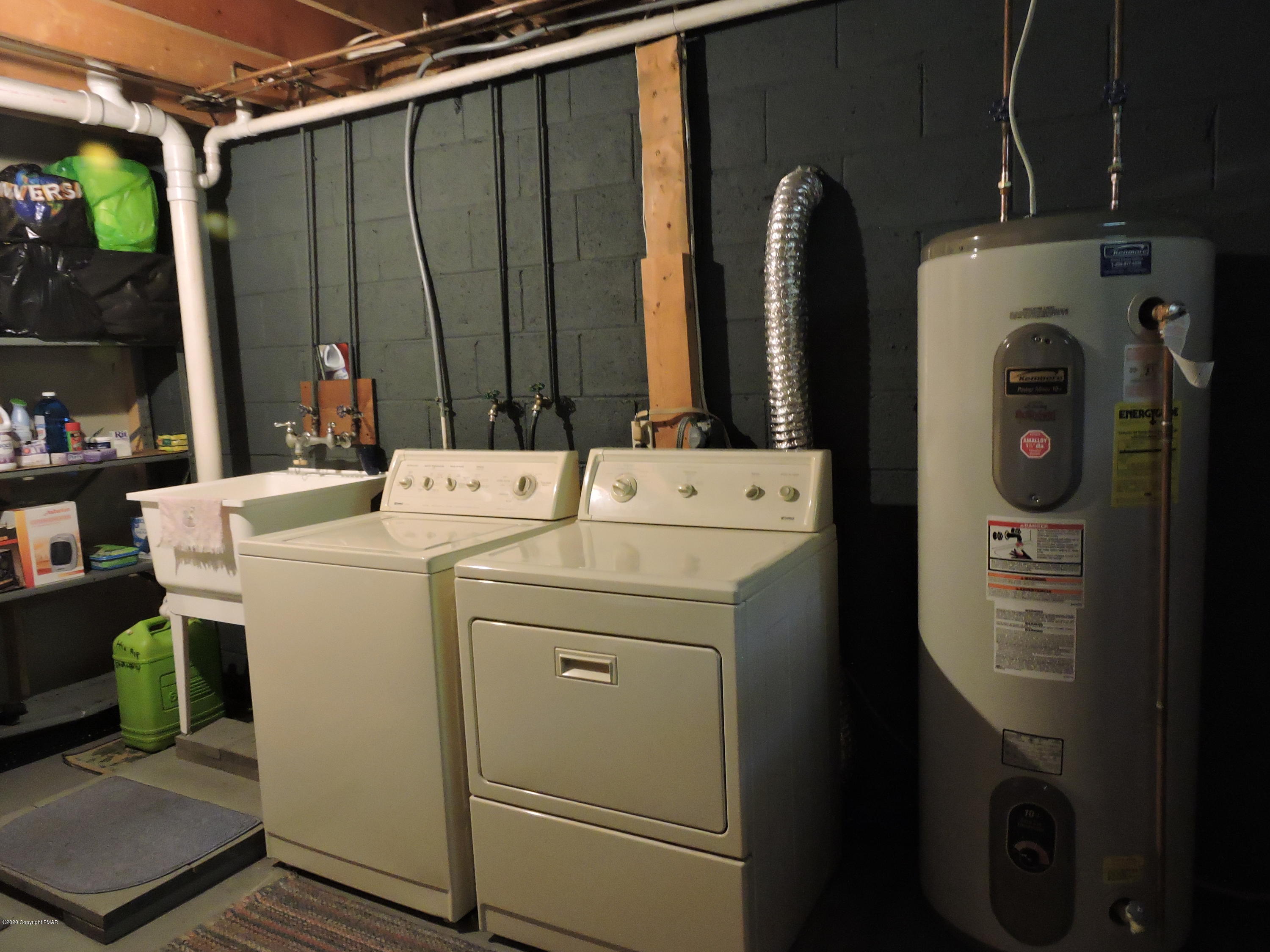 5541 Birch Road Canadensis, PA 18325 - Photo 49 of 50 Washer Dryer and Utility Sink