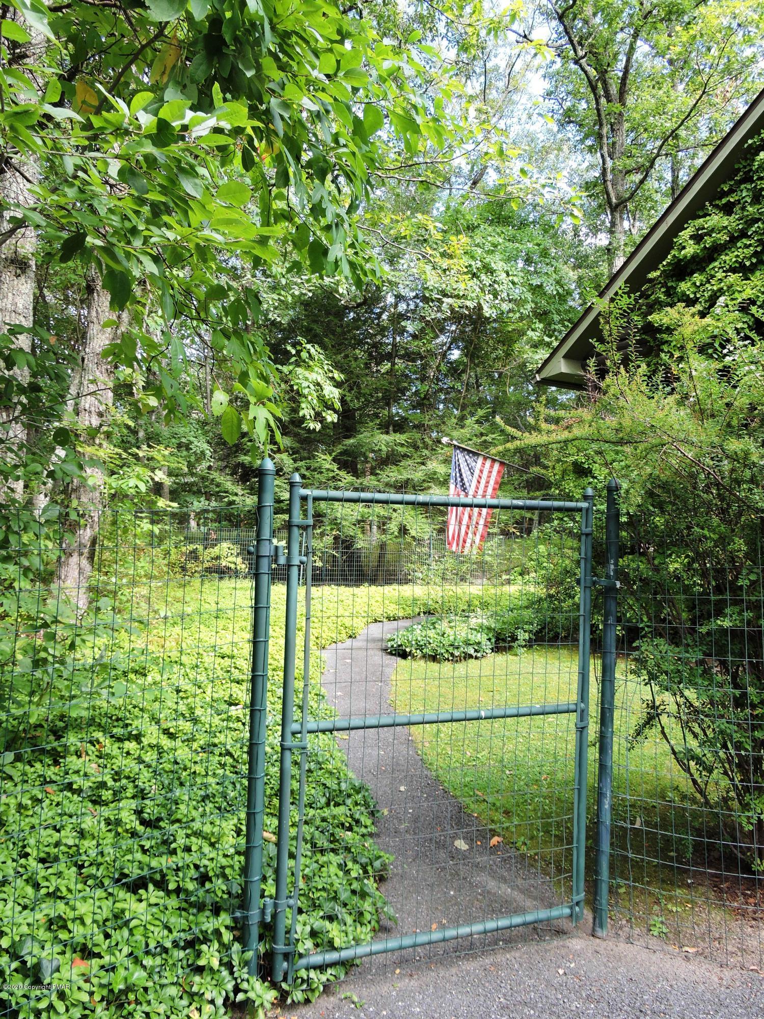 5541 Birch Road Canadensis, PA 18325 - Photo 10 of 50 Gate to front path to the deck