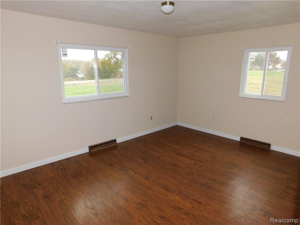 2675 South Bull Run Road Howell, MI 48843 - Photo 4 of 14