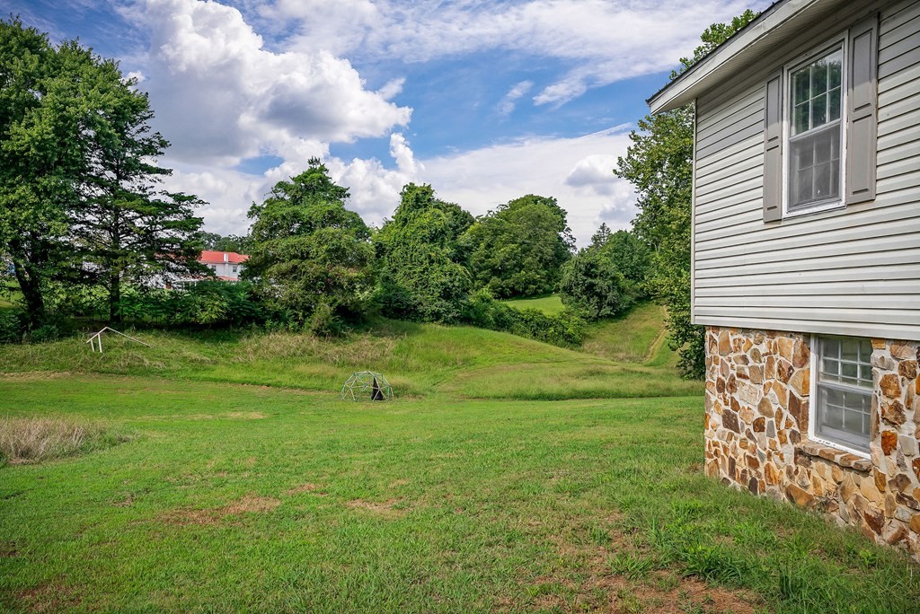 87 Camp Overton Road Rock Island, TN 38581 - Photo 5 of 46 a view of a house with a yard