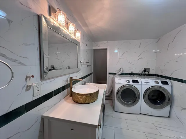 $779,999 | 2522 Seymour Avenue | Pelham Gardens