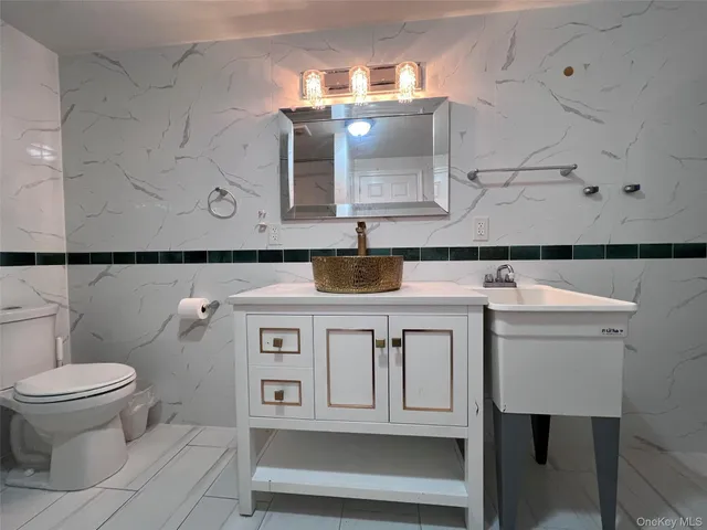 $779,999 | 2522 Seymour Avenue | Pelham Gardens