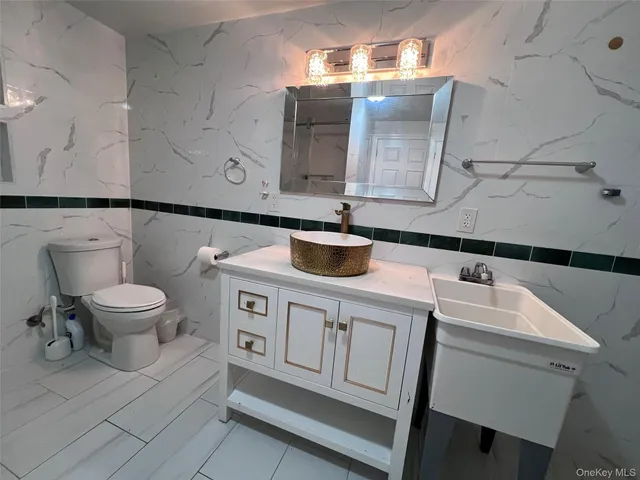 $779,999 | 2522 Seymour Avenue | Pelham Gardens