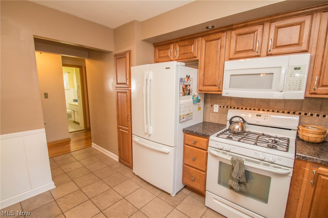 1159 Haverston Road Cleveland, OH 44124 - Photo 14 of 28