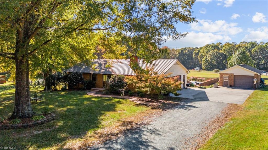 579 Arvil Hunt Road Lexington, NC 27295 - Photo 5 of 50 Gallery Image 5