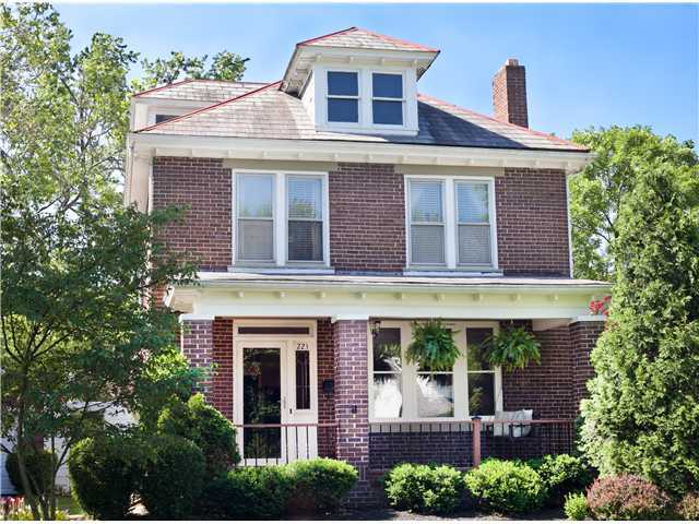 223 Blenheim Road Columbus, OH 43214 - Photo 1 of 25 Gallery Image 1
