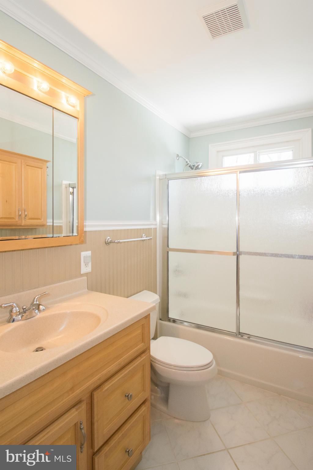 9015 Fieldchat Road Baltimore, MD 21236 - Photo 23 of 30 Bath
