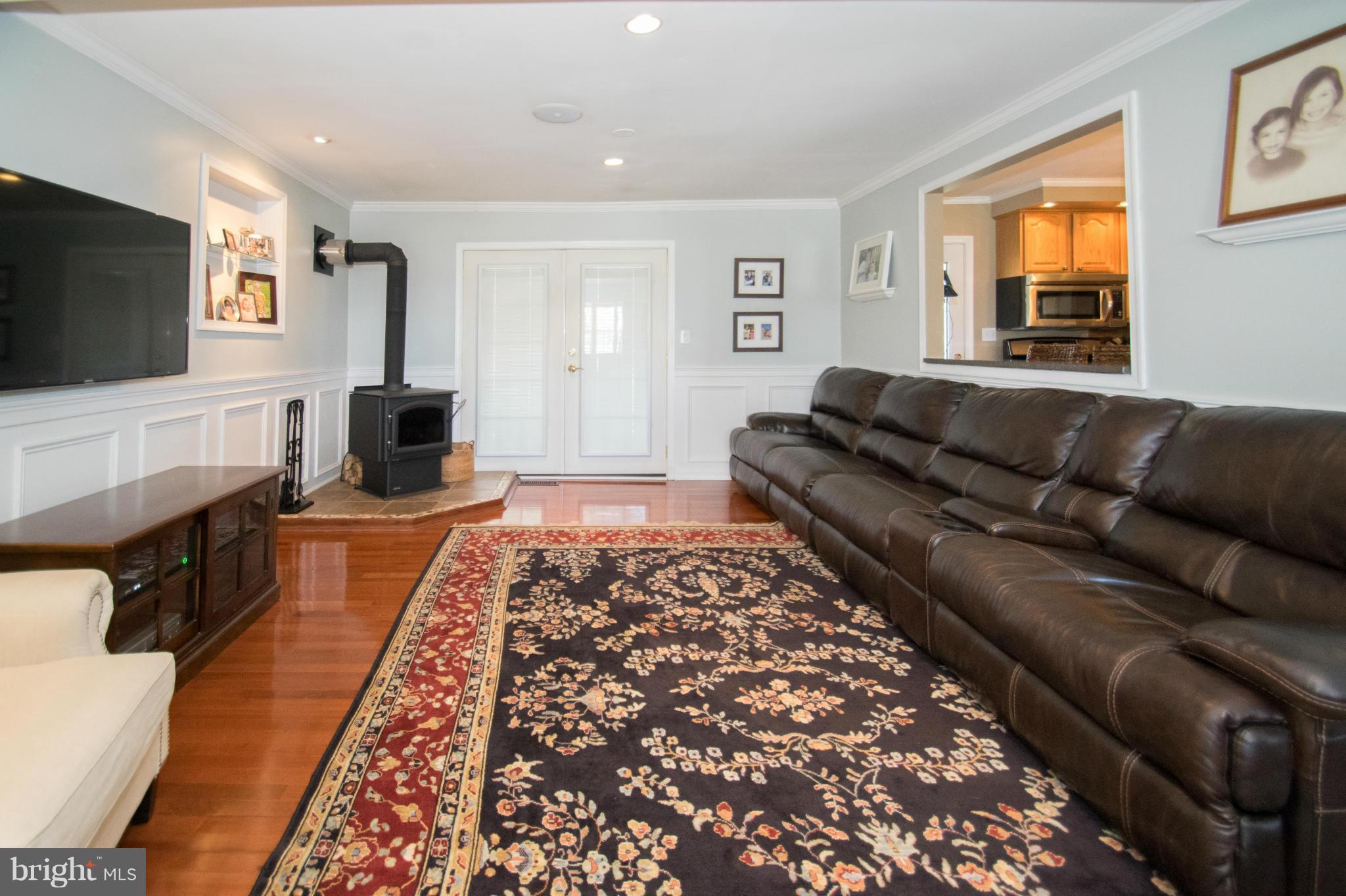 9015 Fieldchat Road Baltimore, MD 21236 - Photo 4 of 30 Family Room