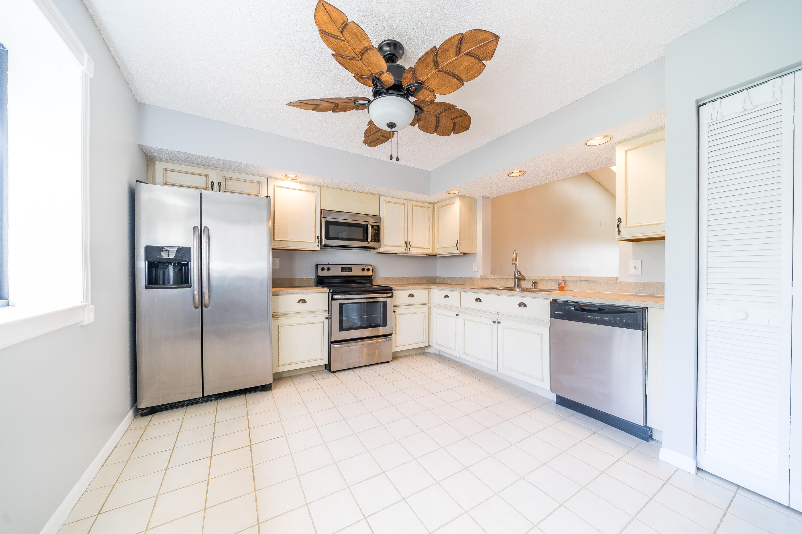 7792 La Mirada Drive Boca Raton, FL 33433 - Photo 13 of 34 5