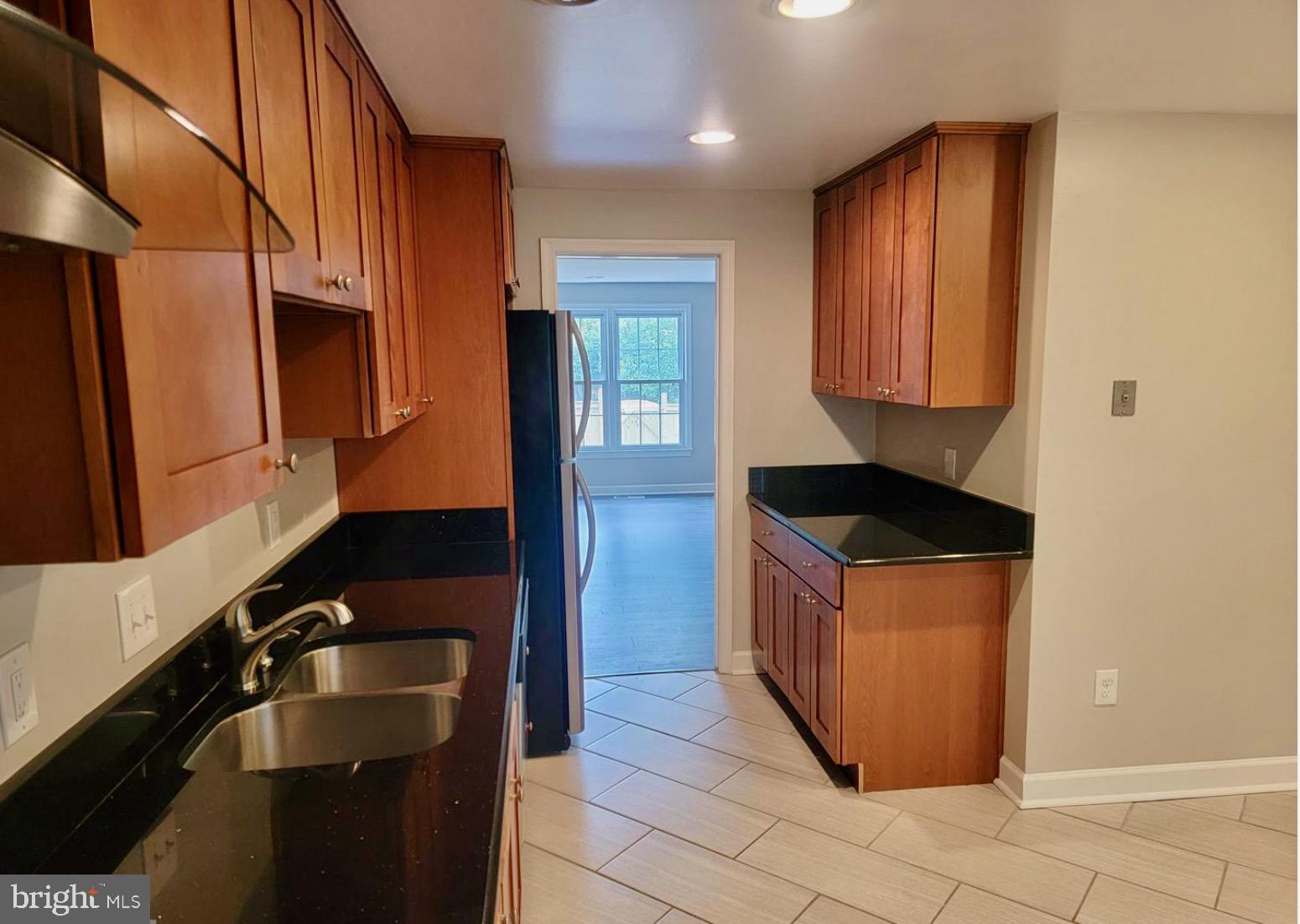 8029 Sleepy View Lane Springfield, VA 22153 - Photo 4 of 14