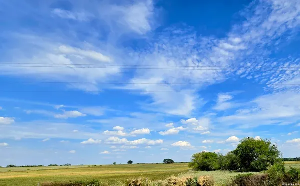 $305,000 | Tbd Fm472, Bigfoot, TX 78005