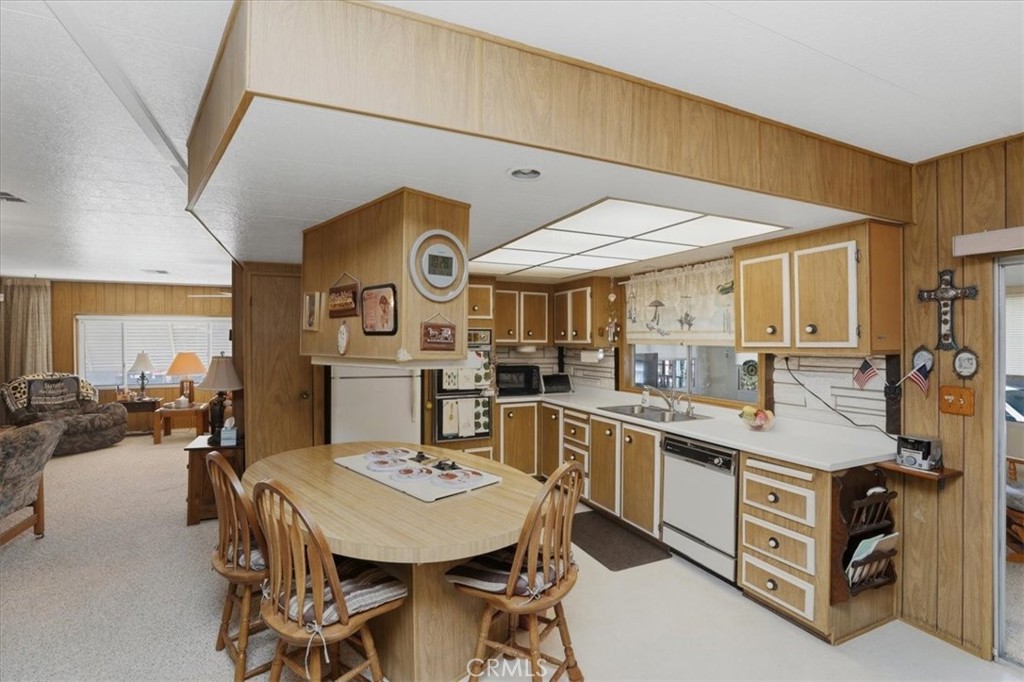 9391 California Avenue, Unit 79 Riverside, CA 92503 - Photo 12 of 38