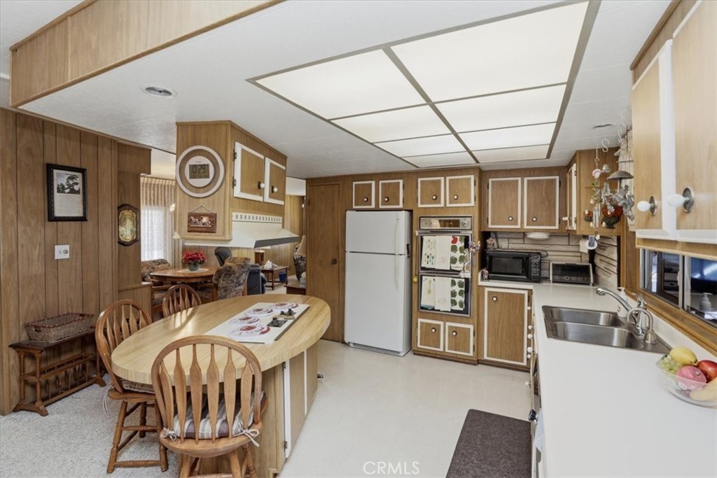 9391 California Avenue, Unit 79 Riverside, CA 92503 - Photo 13 of 38