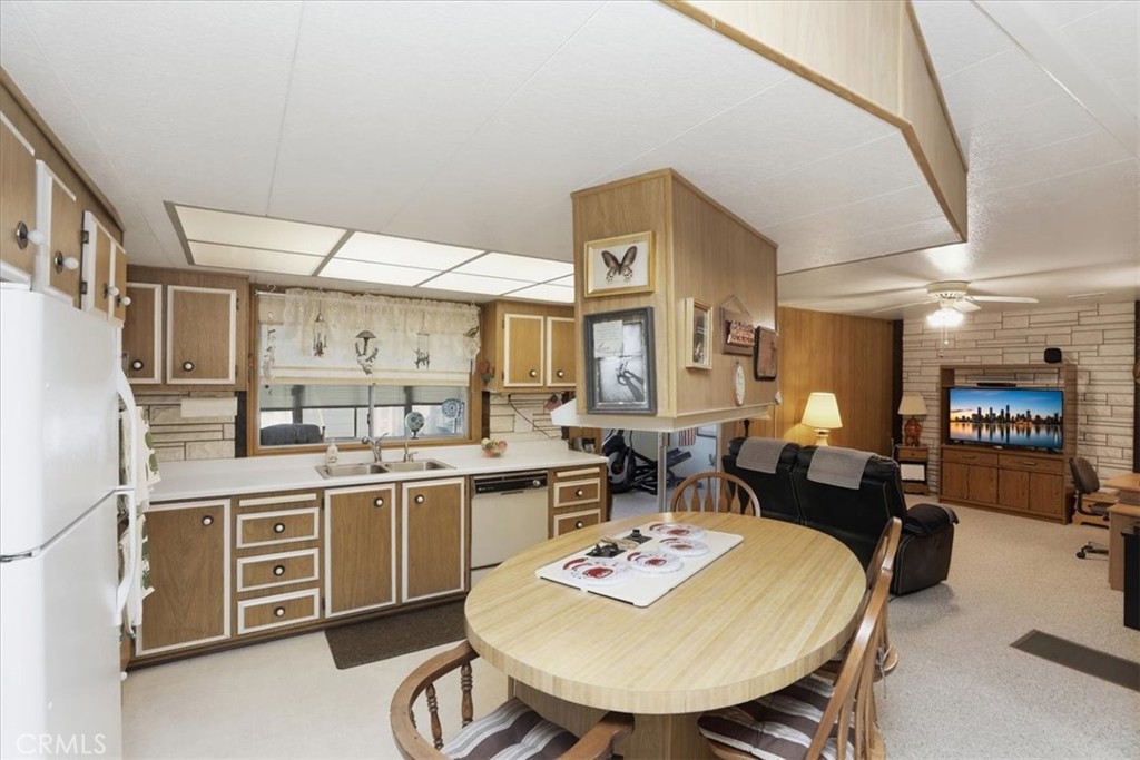 9391 California Avenue, Unit 79 Riverside, CA 92503 - Photo 15 of 38