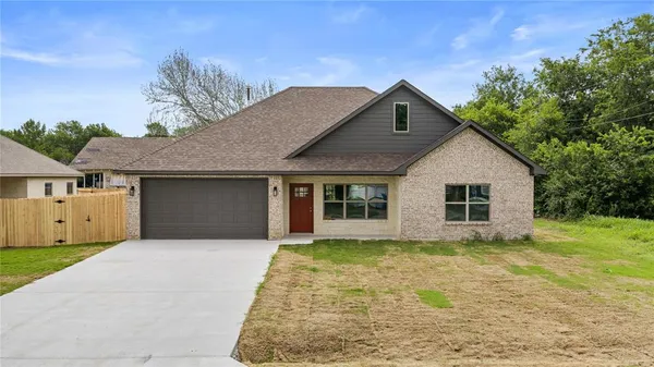 $299,000 | 106 Lackey Street, Tom Bean, TX 75491