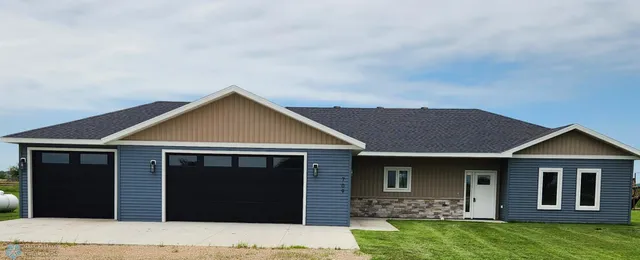 $455,000 | 709 Blaine Street South, Colfax, ND 58018