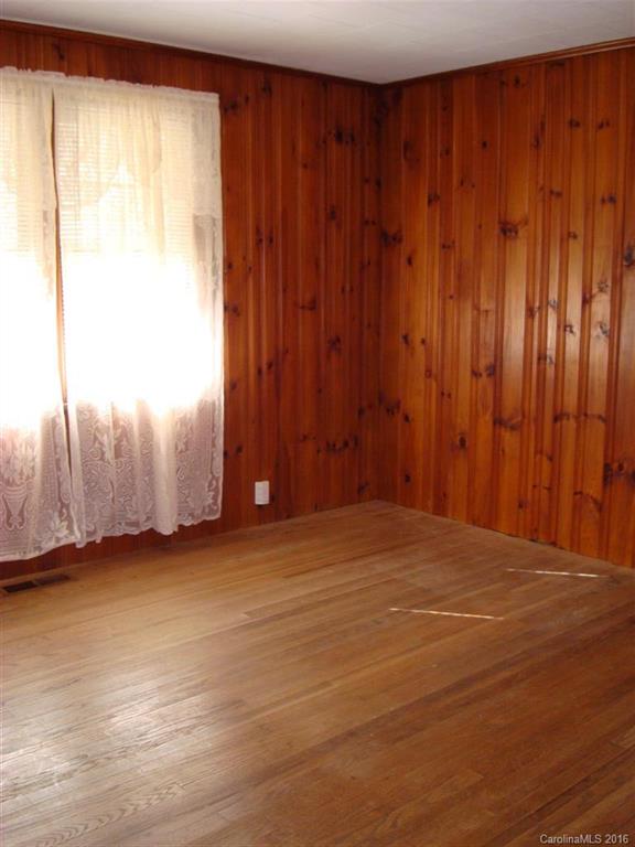 3072 Grapevine Road Marshall, NC 28753 - Photo 4 of 23 Gallery Image 4