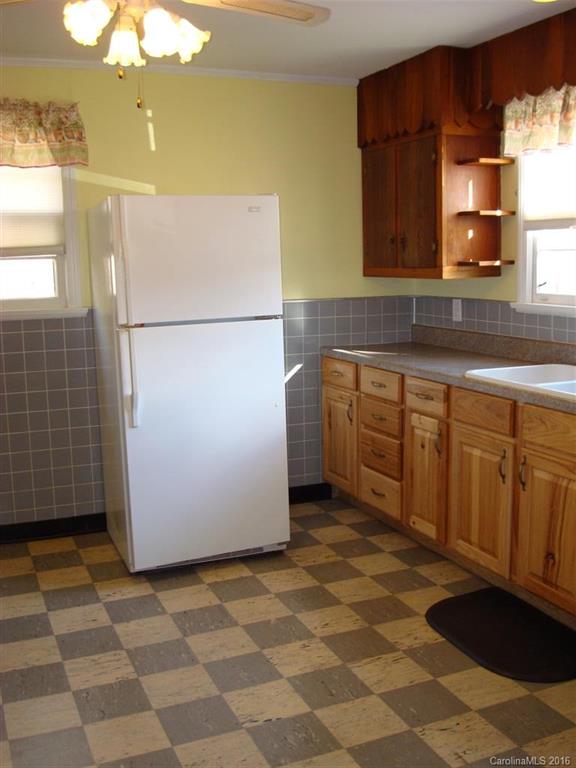 3072 Grapevine Road Marshall, NC 28753 - Photo 9 of 23 Gallery Image 9
