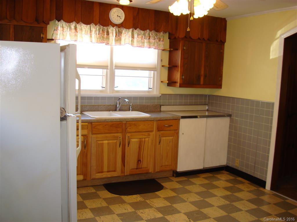 3072 Grapevine Road Marshall, NC 28753 - Photo 10 of 23 Gallery Image 10