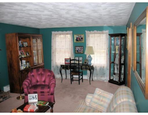 52 Rockingham Avenue Lowell, MA 01851 - Photo 7 of 11 Gallery Image 7