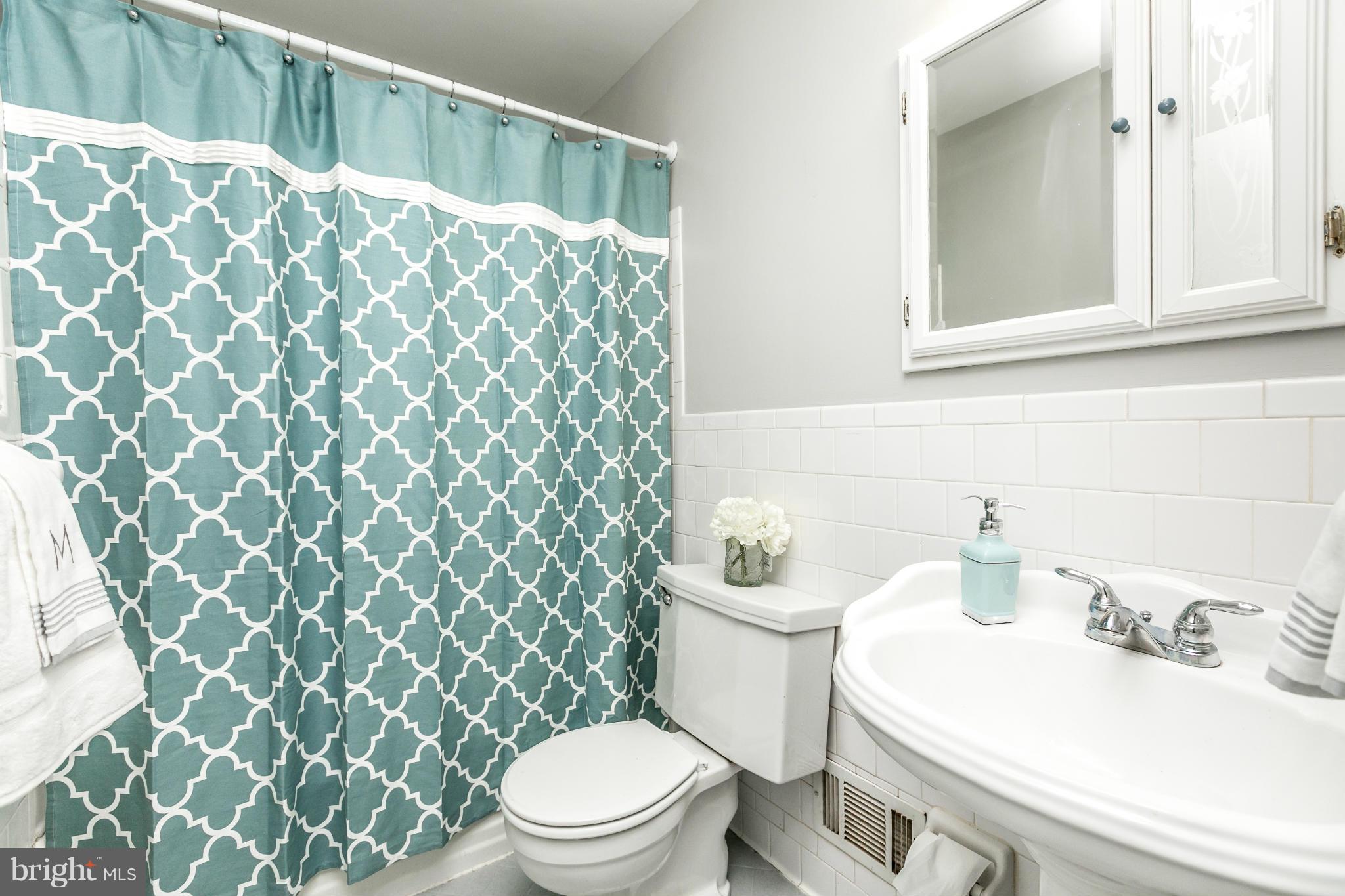 6652 Loch Hill Road Baltimore, MD 21239 - Photo 12 of 30 All tub reglazed-2017