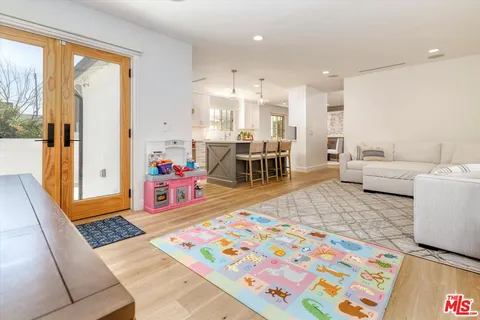 $1,999,888 | 830 North Reese Place, Burbank, CA 91506