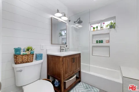 $1,999,888 | 830 North Reese Place, Burbank, CA 91506