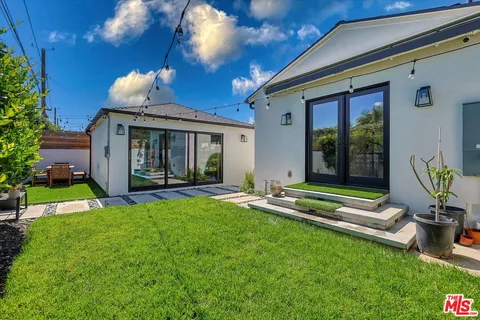 $1,999,888 | 830 North Reese Place, Burbank, CA 91506