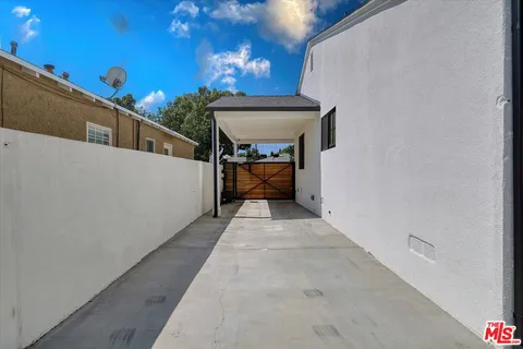 $1,999,888 | 830 North Reese Place, Burbank, CA 91506