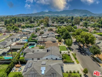 $1,999,888 | 830 North Reese Place, Burbank, CA 91506