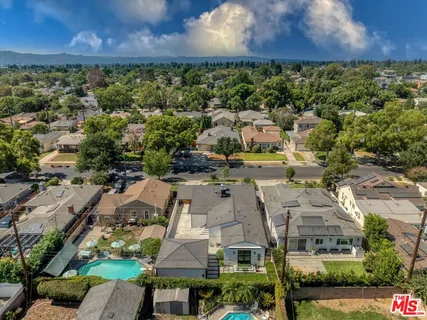 $1,999,888 | 830 North Reese Place, Burbank, CA 91506