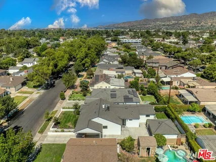 $1,999,888 | 830 North Reese Place, Burbank, CA 91506