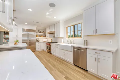 $1,999,888 | 830 North Reese Place, Burbank, CA 91506