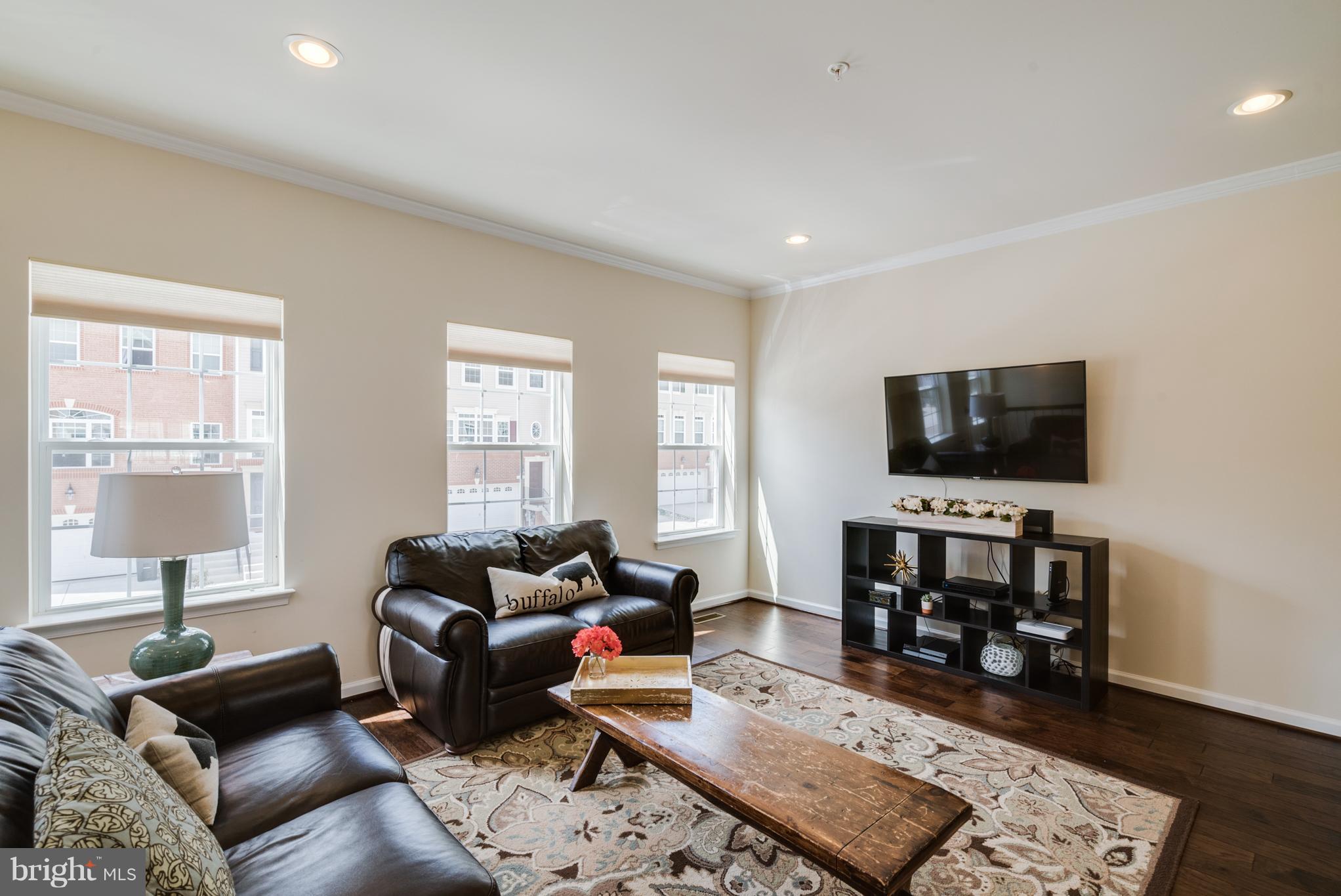 1049 Red Clover Road Gambrills, MD 21054 - Photo 5 of 30 View of LIving Room